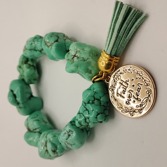 Handmade Green Turquoise Faith over Fear Bracelet - Picture 4 of 4